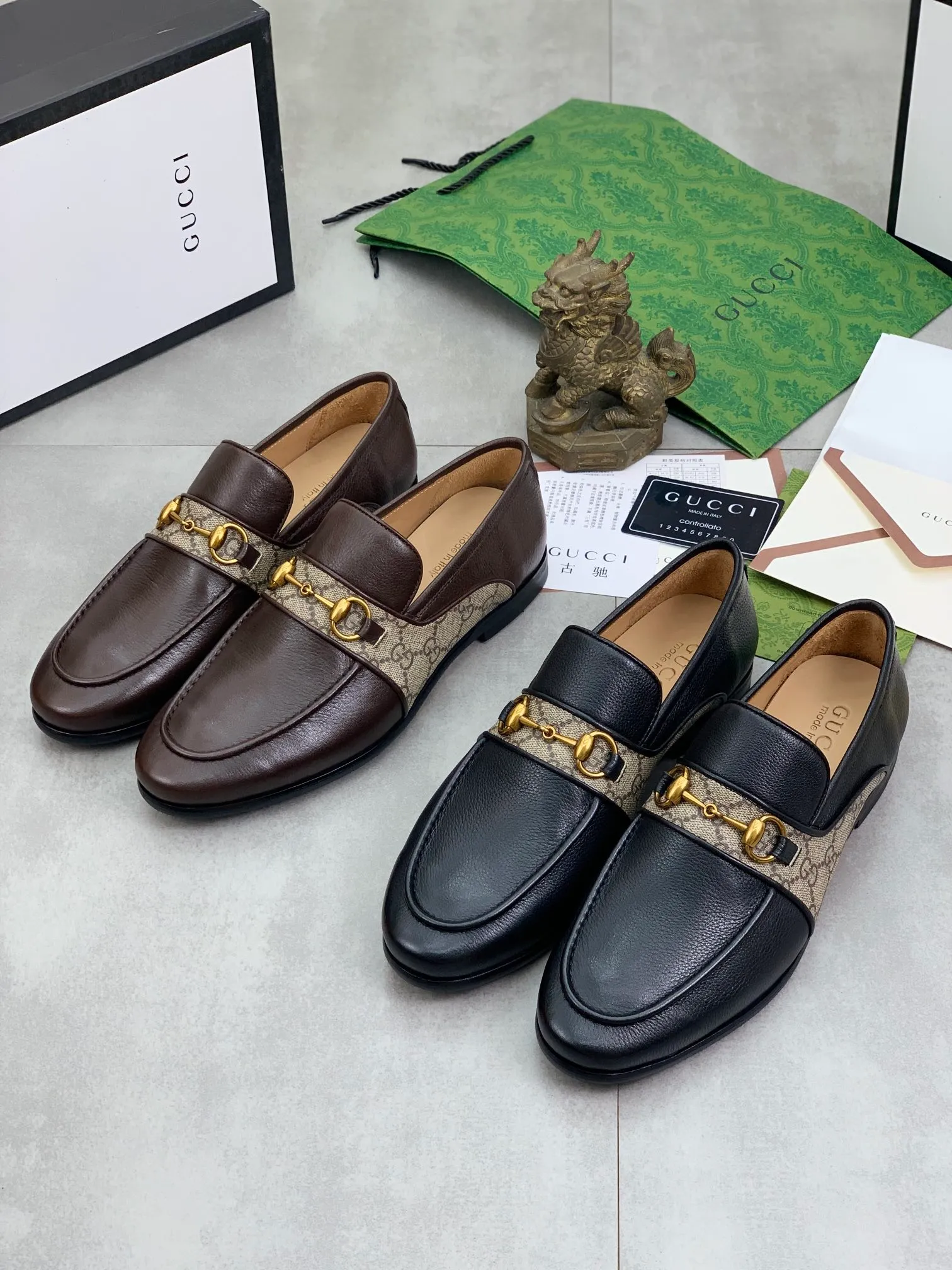 Men's shoes 💰P580 💰[New model] Genuine leather outsole series 🆘Water-dyed cow lining [GUCCI] Gucci leather shoes, top purchasing men's 2023 counters are on sale simultaneously, top-grade original calfskin imported from Italy ➕ first-layer cowhide lining) original factory special original sole, fine workmanship, impeccable 👍 You can go in and out of the counter at will; the real thing is super beautiful, code number: 38 to 45 black Brown 🉑️Choose a full set of packaging at the counter